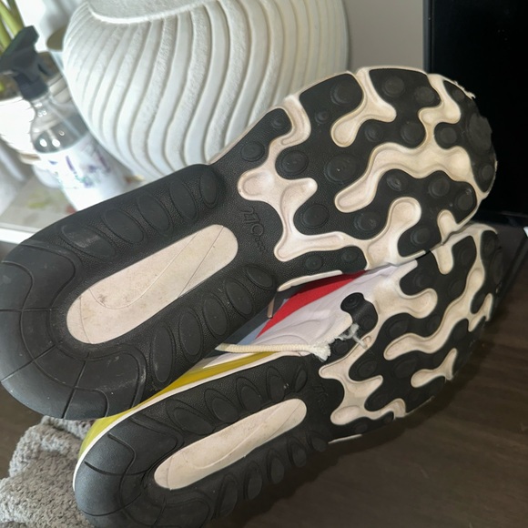 Nike Air270 React - Picture 6 of 10